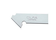 gbc Lama di ricambio Olfa PB-450 a particolare conformazione ad uncino. Larghezza corpo lama: 8mm, tagliente: 5mm, lunghezza totale: 30mm, spessore: 0,55mm. Fornita in scatola da 5 lame. Compatibile con cutter: PC-S. Prodotto originale giapponese. MADE IN JAPAN eltPB450