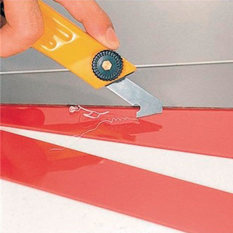 gbc Cutter Olfa per plexiglass, PC-S consigliato per il taglio di plexiglass, laminati plastici, formica, balsa, impiallacciati leggeri, vinile, compensati leggeri, etc. Dotato di due lame in acciaio al tungsteno custodite nellimpugnatura. Sistema cambio lama Easy Change. Corpo costituito interamente in ABS. Sistema di bloccaggio della lama a vite. Lunghezza: 155mm. Lame di ricambio: PB-450. Prodotto originale giapponese. MADE IN JAPAN.