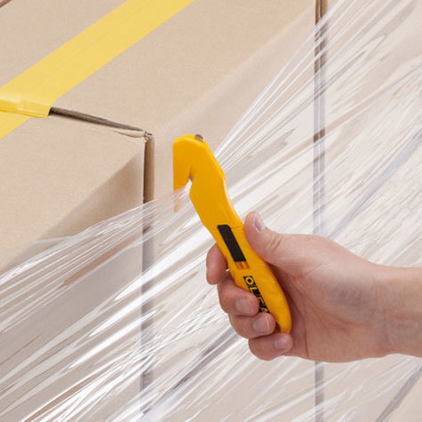 gbc Cutter Olfa ANTINFORTUNISTICO, per imballaggi SK-10 ideale per tagliare cellophane, reggiature e nastri di plastica. Lama reversibile a filo unico, fornisce in sicurezza 4 punti di taglio. Manico resistente agli urti e allacetone. Altezza lama: 18mm. Prodotto originale giapponese, MADE IN JAPAN.