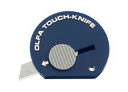 gbc Cutter tascabile Olfa TK-4 BLU mini cutter con lama in acciaio. Pu essere utilizzato per una moltitudine di impieghi ed entra facilmente in tasca, nella borsetta, sulla scrivania o nel vano portaoggetti dellauto. NIJTK4B