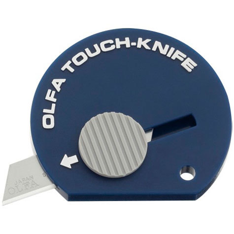 gbc Cutter tascabile Olfa TK-4 BLU mini cutter con lama in acciaio. Pu essere utilizzato per una moltitudine di impieghi ed entra facilmente in tasca, nella borsetta, sulla scrivania o nel vano portaoggetti dellauto..
