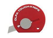 gbc Cutter tascabile Olfa TK-4 ROSSO mini cutter con lama in acciaio. Pu essere utilizzato per una moltitudine di impieghi ed entra facilmente in tasca, nella borsetta, sulla scrivania o nel vano portaoggetti dellauto. NIJTK4R