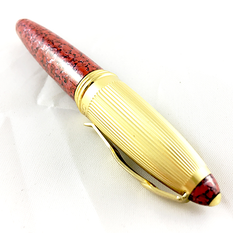 gbc Penna stilografica mini OSAMA ROSSO-ORO Pennino Iridium Point Germany originale. Fusto in resina acrilica, placcata in oro. Da collezione, Dimensioni: 15x95mm. completa di astuccio.