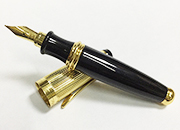 gbc Penna stilografica mini OSAMA NERO/ORO Pennino Iridium Point Germany originale. Fusto in resina acrilica, placcata in oro. Da collezione, Dimensioni: 15x100mm. completa di astuccio.