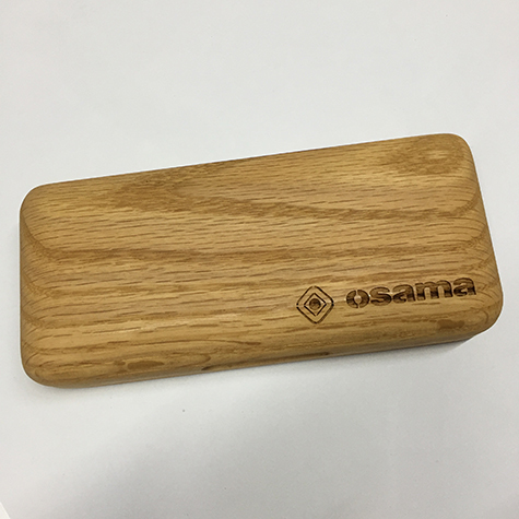 gbc Penna stilografica OSAMA wood-collection wds Pennino decorato Iridium Point Germany originale. Fusto in legno scuro, placcata in oro. Da collezione, Dimensioni: 15x150mm. completa di astuccio in legno.