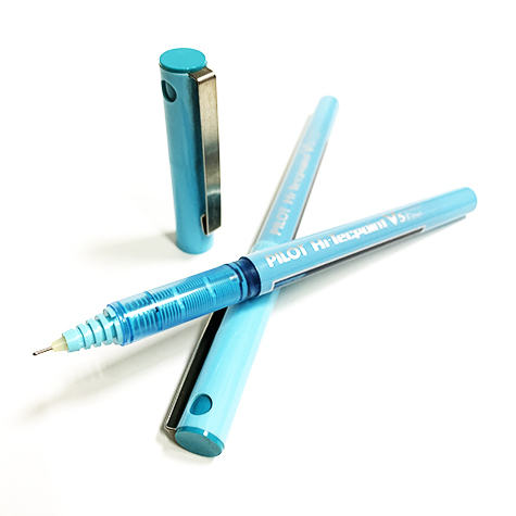 gbc Roller Hi-Tecpoint V5 AZZURRO Punta extrafine 0,5mm, ad inchiostro liquido per un flusso preciso e costante del tratto.