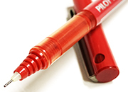 gbc Roller Hi-Tecpoint V5 ROSSO Punta extrafine 0,5mm, ad inchiostro liquido per un flusso preciso e costante del tratto.