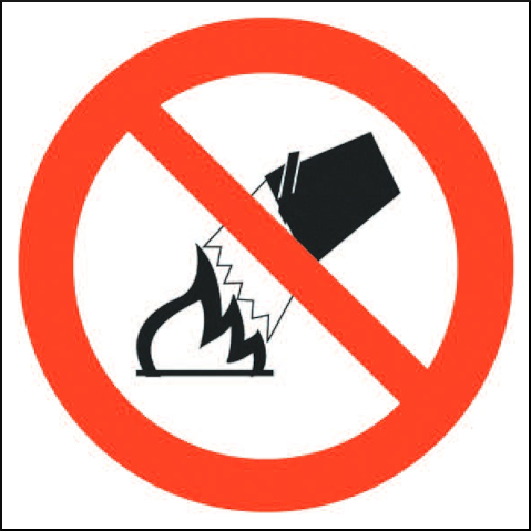 gbc Pittogramma adesivo divieto spegnere con acqua In Vinile, spessore 0.10mm, colore e simboli a norma CEE, dimensioni 17x17cm.