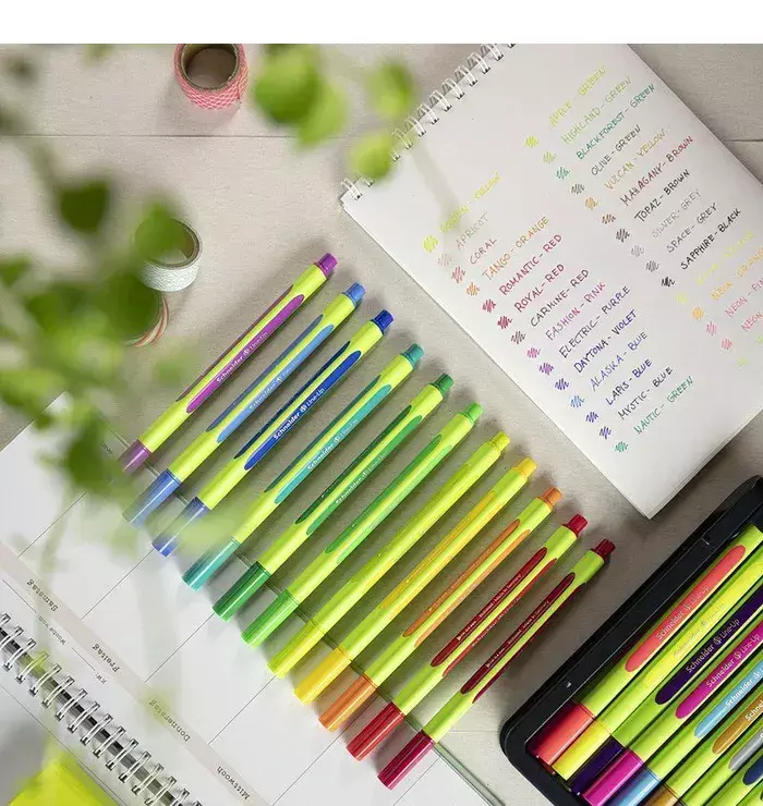 gbc PennaFINELINER SchneiderLineUp, tratto0,4mm, inchiostroROSSOfluorescente Penna Fine-Liner con punta in FIBRA 0,4mm. Impugnatura ergonomica. Adatta a MANCINI e destrorsi. Prodotto Originale Tedesco, MADE IN GERMANY..