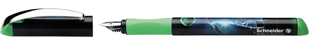 gbc PennaSTILOGRAFICA Schneider, temaCALCIATORI Penna Stilografica con tema sportivo CALCIO. Impugnatura ergonomica. Adatta a MANCINI. Prodotto Originale Tedesco, MADE IN GERMANY..