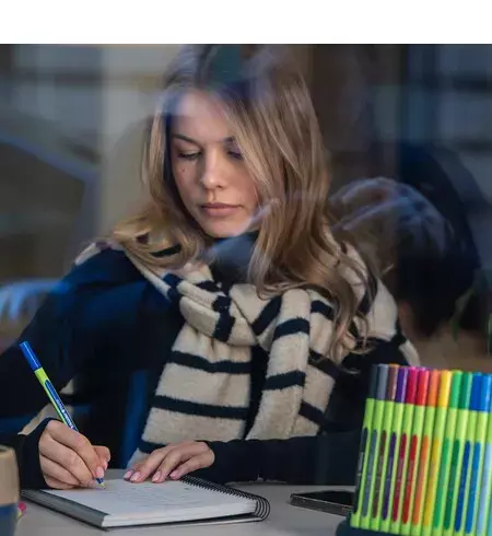 gbc PennaFINELINER SchneiderLineUp, set3colori 1 Penna Nera + 1 Penna Rossa + 1 Penna Blu. Impugnatura ergonomica. Adatta a MANCINI e destrorsi. Prodotto Originale Tedesco, MADE IN GERMANY..