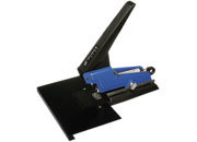 gbc Cucitrice Skre-Block 23 alti spessori con tavola di appoggio Massiccia per cucire con facilit  blocchi fino a 20mm grazie alla leva demoltiplicatrice. Utilizza i punti serie 60/10s, 60/12s, 60/15s, 60/17s, 60/20s, 60/23s. Carica fino a 150 punti. Profondit di inserimento 10 cm. Capacit di cucitura fino a 200 fogli (20mm). MADE IN GERMANY.