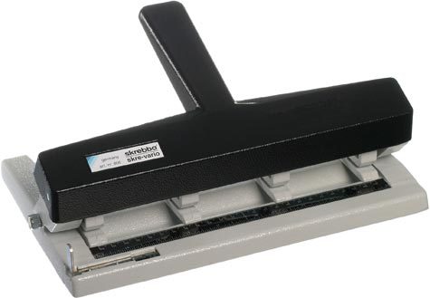 gbc Perforatore Skre-Vario, massiccio punzoni mobili facilmente regolabili alla distanza desiderata. Diametro fori 6mm. Perfora fino a 30 fogli (3mm). Con barra di regolazione. MADE IN GERMANY.
