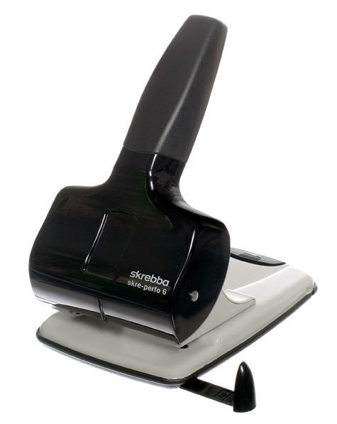 gbc Perforatore Skre-Perfo 6, robusto distanza tra i fori 8 cm. Perfora fino a 60 fogli (6mm). Con barra di regolazione. MADE IN GERMANY.