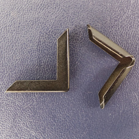 legatoria Angolino metallico canna di fucile 22mm per lato, protegge copertine spesse fino a 3.5mm.