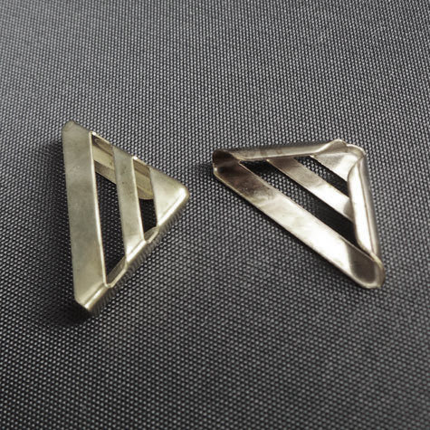 legatoria Angolino metallico nero 16mm per lato, protegge copertine spesse fino a 2,5mm.