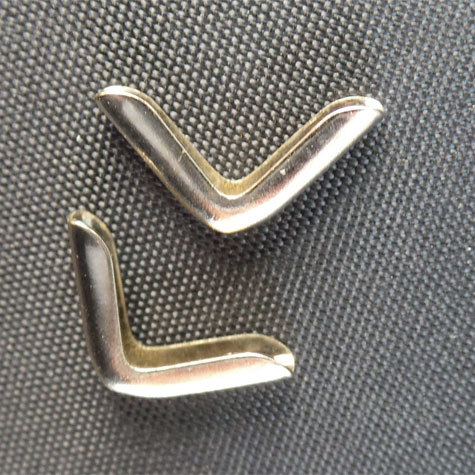 legatoria AngolinoMetallico nichelato, 8mm 8mm per lato, protegge copertine spesse fino a 1,8mm.