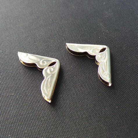 legatoria Angolino metallico bianco 15mm per lato, protegge copertine spesse fino a 1,5mm.