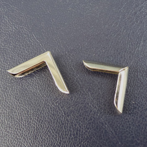legatoria AngolinoMetallico nichelato, 16mm 16mm per lato, protegge copertine spesse fino a 2mm.