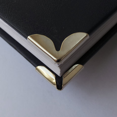 legatoria Angolino metallico nero 15mm per lato, protegge copertine spesse fino a 3mm.