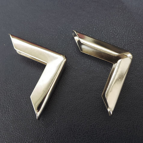 legatoria Angolino metallico nero 30mm per lato, protegge copertine spesse fino a 4mm.