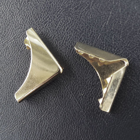 legatoria AngolinoMetallico nichelato, 18mm 18mm per lato, protegge copertine spesse fino a 4mm.