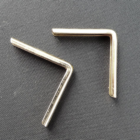 legatoria AngolinoMetallico nichelato, 20mm 20mm per lato, protegge copertine spesse fino a 2mm.