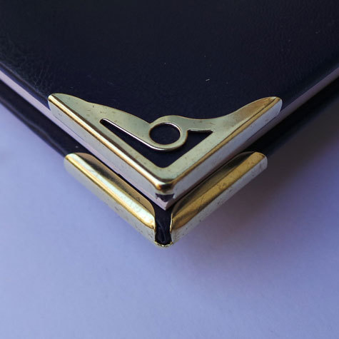 legatoria Angolino metallico oro 24 carati 24mm per lato, protegge copertine spesse fino a 2,5mm.