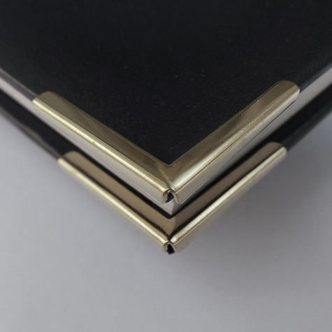 legatoria Angolino metallico brunito 22mm per lato, protegge copertine spesse fino a 2mm.