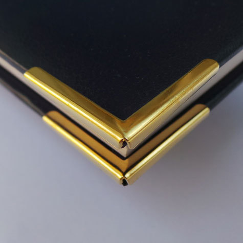 legatoria Angolino metallico oro 24 carati 22mm per lato, protegge copertine spesse fino a 2mm.
