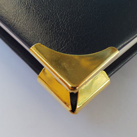 legatoria Angolino metallico oro 24 carati 28mm per lato, protegge copertine spesse fino a 4,3mm.