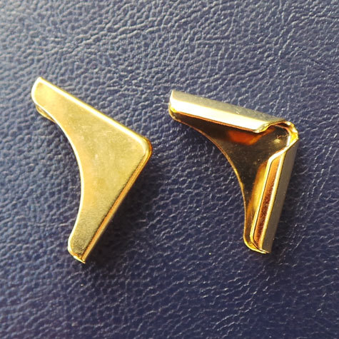 legatoria Angolino metallico oro 24 carati 14mm per lato, protegge copertine spesse fino a 3.5mm.