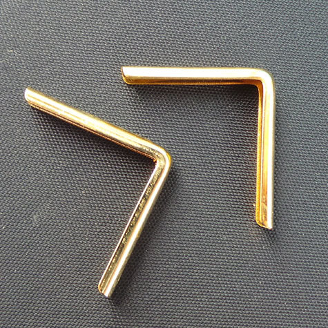 legatoria Angolino metallico ottone antico 20mm per lato, protegge copertine spesse fino a 2mm.