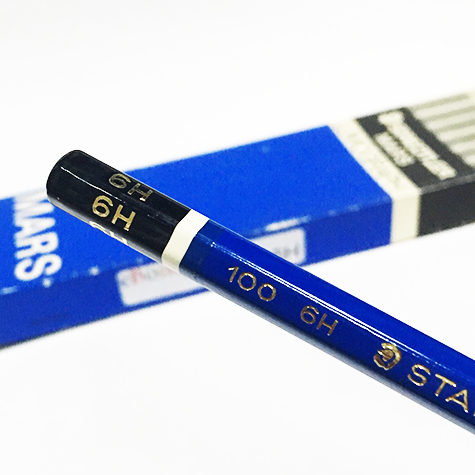 gbc Mars Lumograph  Matita grafite mars lumograph 100-6h Di ottima qualita` per scrittura, schizzi disegni. resistentissima alla rottura grazie alla mina incollata al legno..