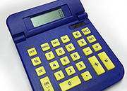 gbc Calcolatrice, 4operazioni +convertitore valuta Converte all'istante l'euro in altre valute e viceversa. Doppia alimentazione (solare e batteria), dimensioni 110x160x30mm.  NIJ4032