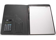 gbc Porta blocco a4, con calcolatrice solare e penna, WILER WILw704.